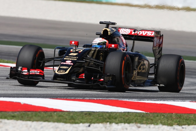 Photo: Romain Grosjean - Lotus F1 Team - Lotus E23 - Renault