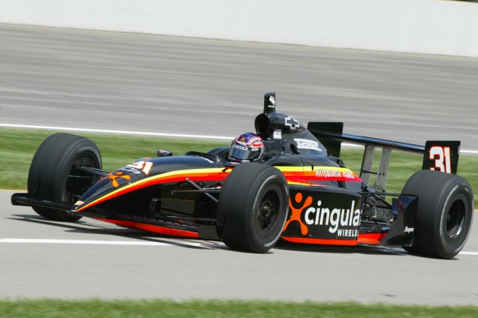 Photo: Robby Gordon - Team Menard - Dallara IR-02 - Chevrolet