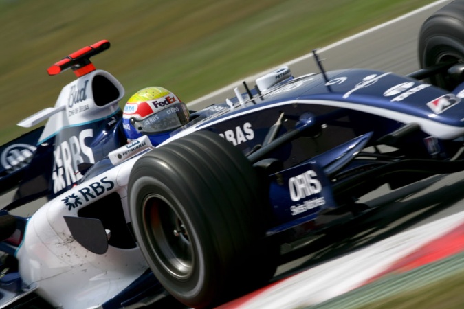 Photo: Mark Webber - Williams - Williams FW28 - Cosworth