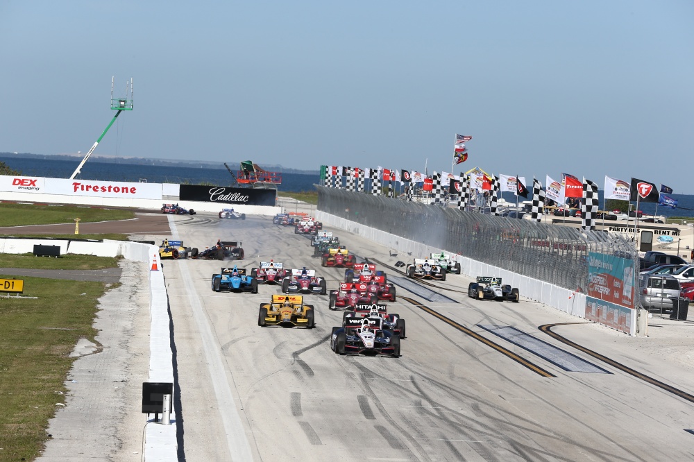 Photo: IndyCar, 2014, Petersburg, Restart