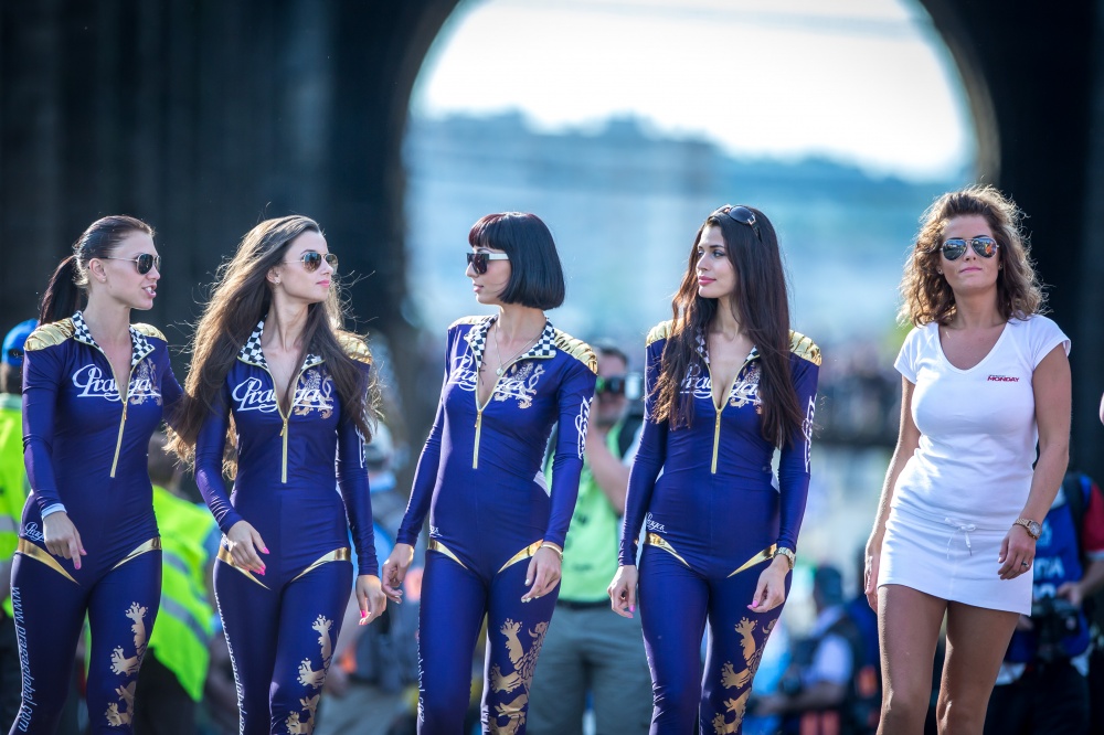 Photo: 24h LeMans, Parade, Girls