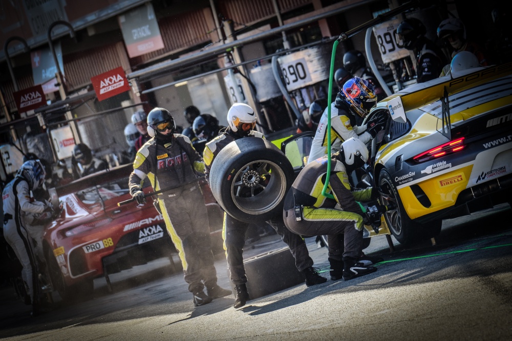 Photo: Blancpain GT Serie 2019: Barcelona