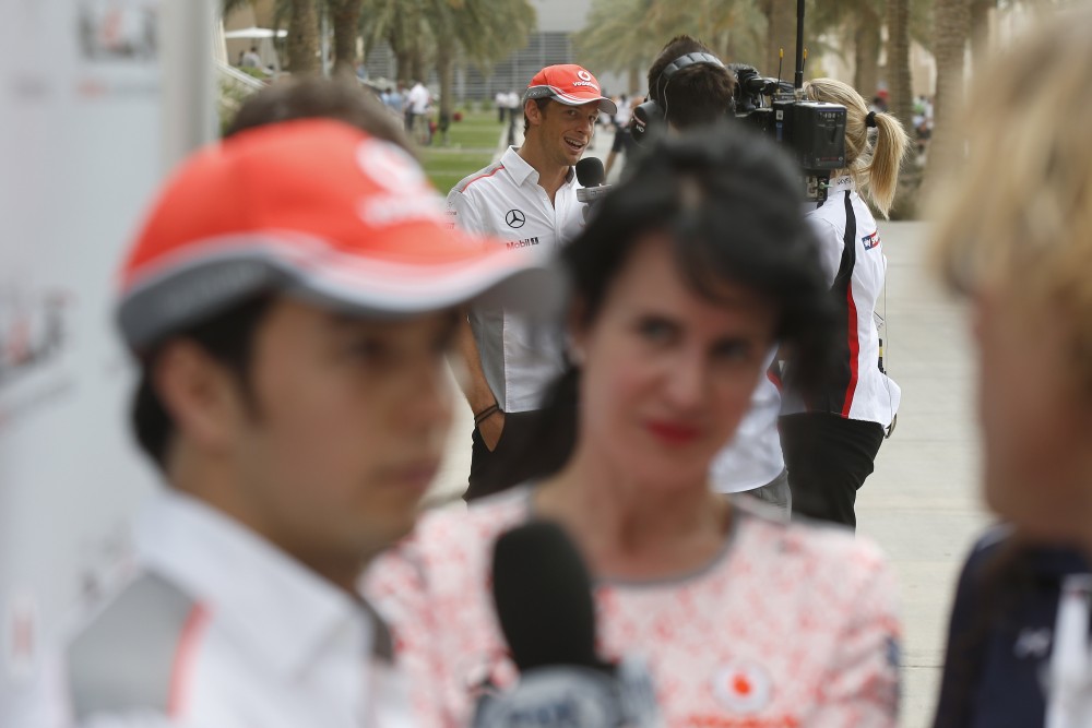 Photo: Formel 1, 2013, Bahrain, Perez, Button