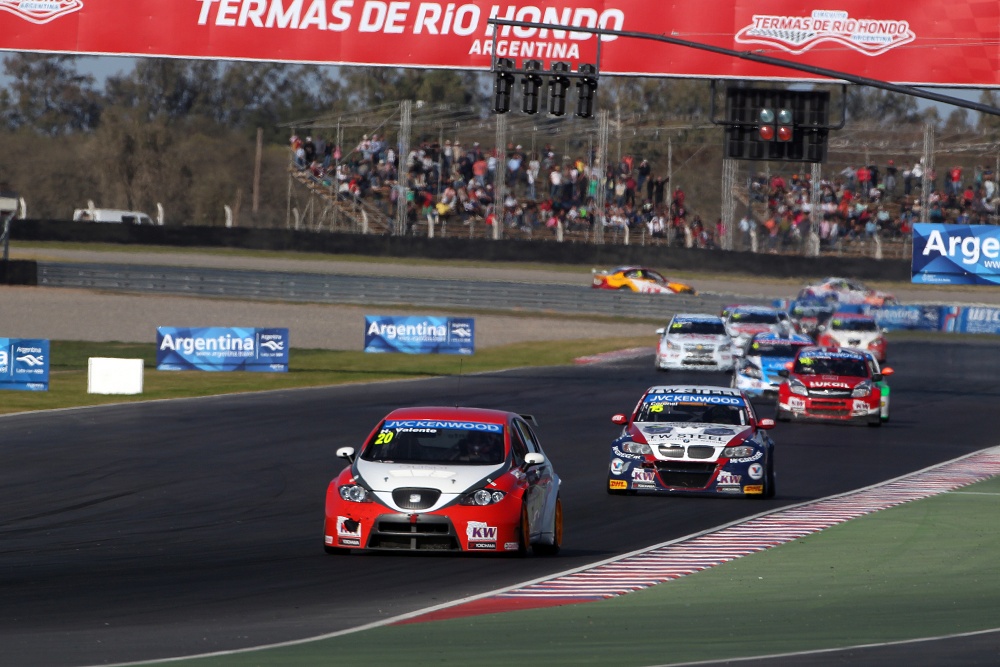 Photo: WTCC, 2013, Argentina, Valente