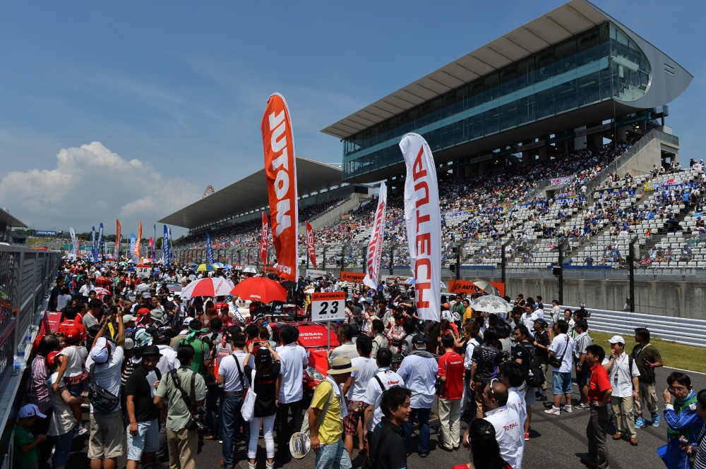 Photo: SuperGT, 2013, Suzuka, Prestart