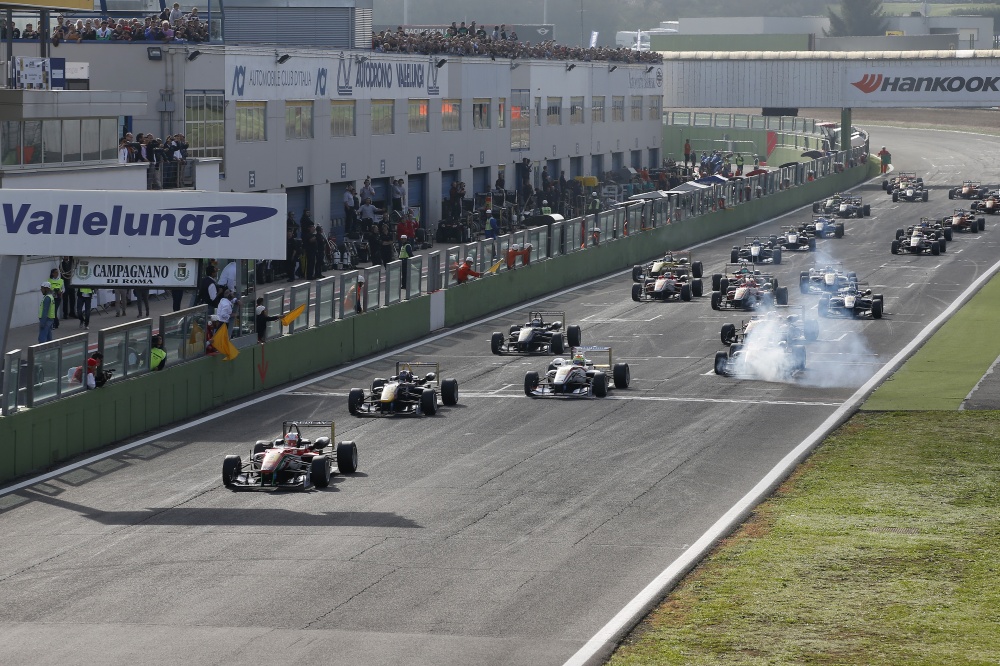 Photo: F3, 2013, Vallelunga, Start2