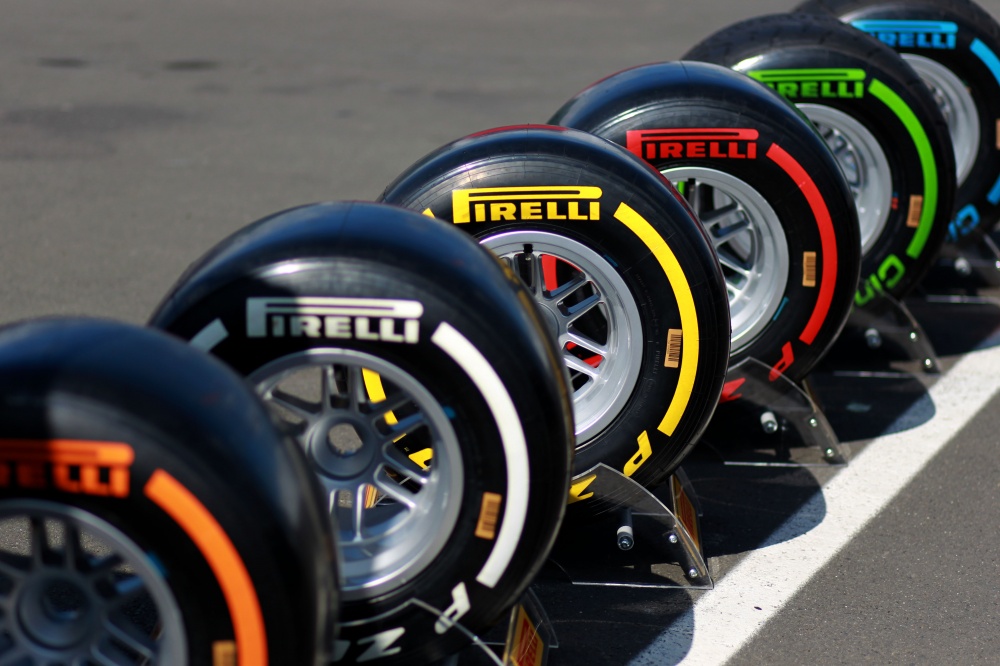 Photo: Formel 1, 2014, Test, Melbourne, Pirelli