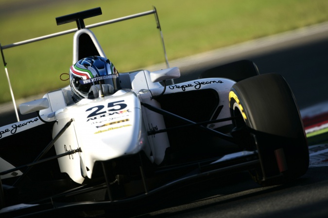 Photo: Vittorio Ghirelli - Addax Team - Dallara GP3/10 - Renault