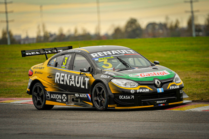 Photo: Leonel Pernía - Ambrogio Racing - Renault Fluence II - Oreca Turbo