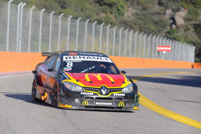 Photo: Martin Moggia - Ambrogio Racing - Renault Fluence II RPE V8