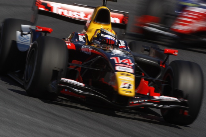 Photo: Sebastien Buemi - Arden International - Dallara GP2/08 - Renault