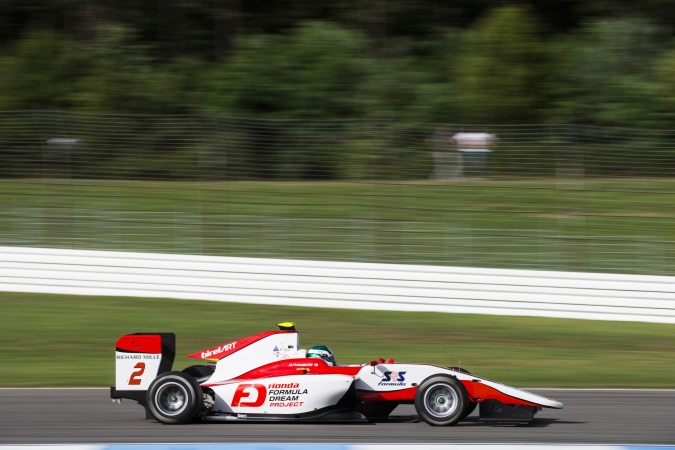 Photo: Nirei Fukuzumi - ART Grand Prix - Dallara GP3/16 - Mecachrome