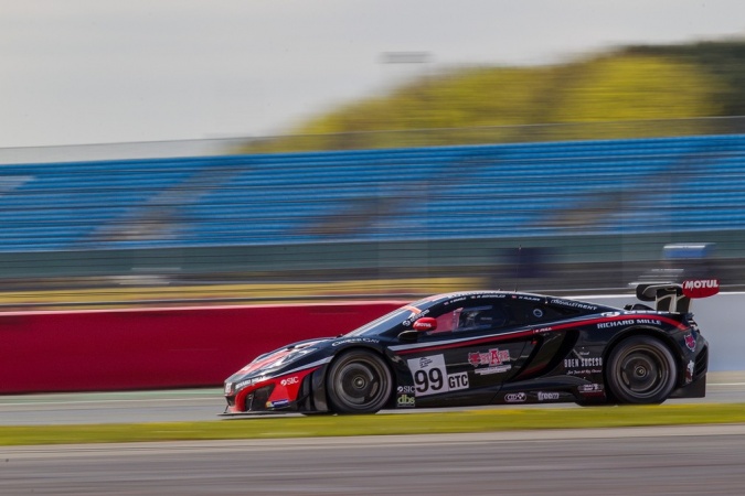 Photo: Alex BrundleRicardo GonzalezKarim Ajlani - ART Grand Prix - McLaren MP4-12C GT3