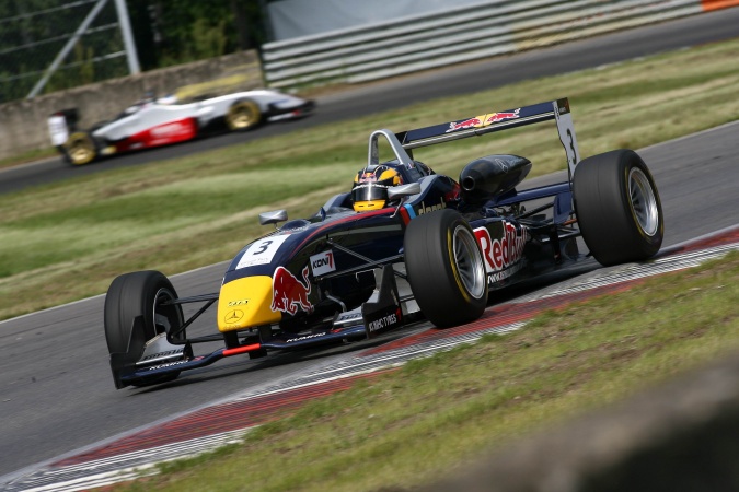 Photo: Tom Dillmann - ASM - Dallara F305 - AMG Mercedes
