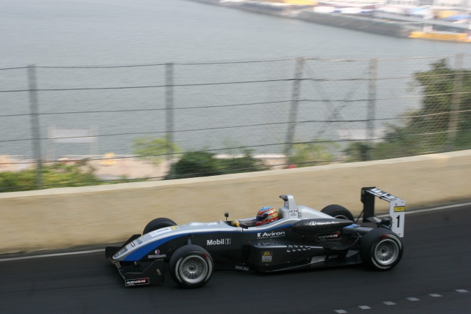 Photo: Loic Duval - ASM - Dallara F305 - AMG Mercedes