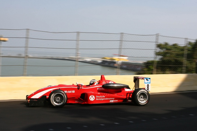 Photo: Nicolas Hülkenberg - ASM - Dallara F305 - AMG Mercedes