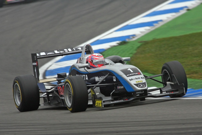 Photo: Kamui Kobayashi - ASM - Dallara F305 - AMG Mercedes