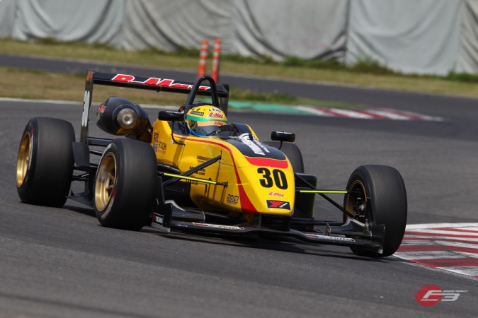 Photo: Ryuji Kumita (Dragon) - B-MAX Engineering - Dallara F305 - TOM's Toyota