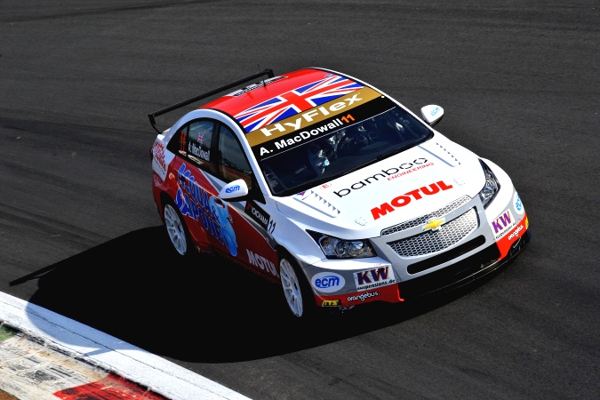 Photo: Alex MacDowall - Bamboo Engineering - Chevrolet Cruze 1.6T