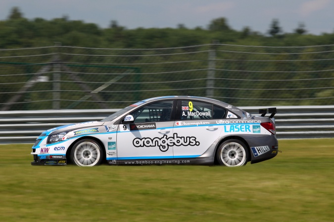 Photo: Alex MacDowall - Bamboo Engineering - Chevrolet Cruze 1.6T