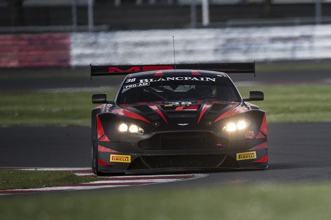 Photo: Richard AbraMark PooleJoe Osborne - Barwell Motorsport - Aston Martin Vantage GT3 V12