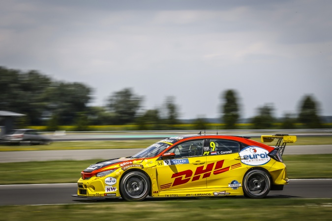 Photo: Tom Coronel - Boutsen Ginion Racing - Honda Civic Type R TCR (II)