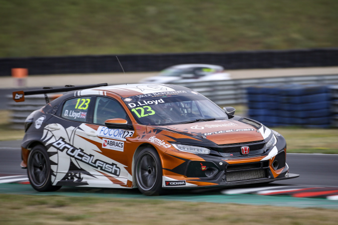 Photo: Daniel Lloyd - Brutal Fish Racing Team - Honda Civic Type R TCR (II)