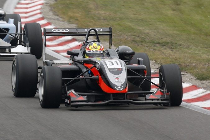 Photo: Rio Haryanto - C F Racing / Manor Motorsport - Dallara F308 - AMG Mercedes