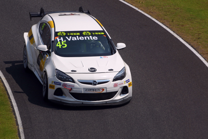 Photo: Hugo Valente - Campos Racing - Opel Astra OPC TCR