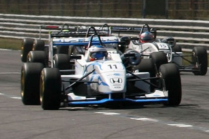 Photo: Maro Engel - Carlin Motorsport - Dallara F305 - Mugen Honda