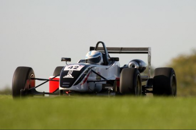 Photo: Henry Surtees - Carlin Motorsport - Dallara F305 - Mugen Honda