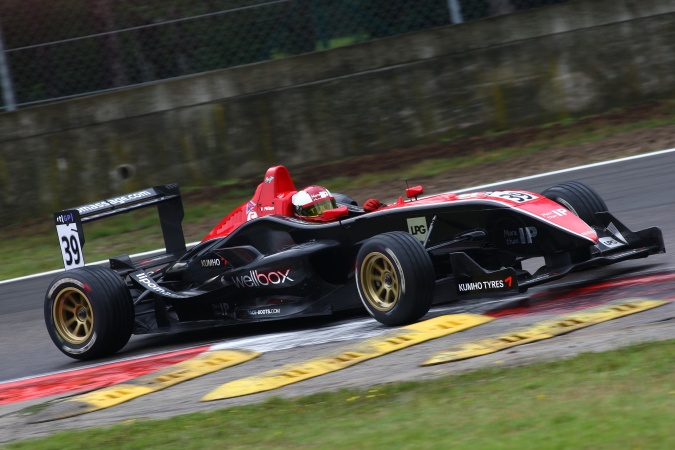 Photo: Richard Philippe - Carlin Motorsport - Dallara F308 - AMG Mercedes