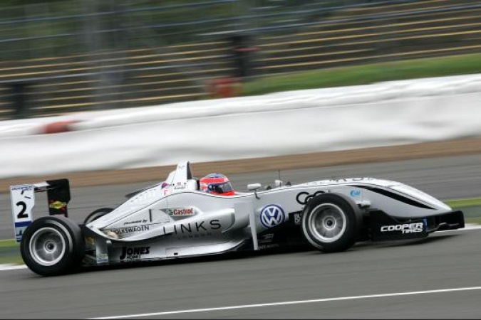 Photo: Henry Arundel - Carlin Motorsport - Dallara F308 - Volkswagen