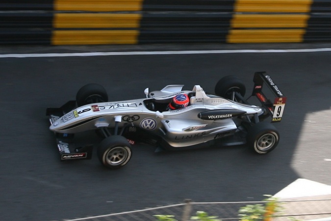 Photo: Henry Arundel - Carlin Motorsport - Dallara F308 - Volkswagen