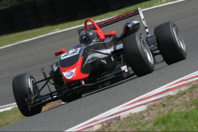 Photo: Oliver Oakes - Carlin Motorsport - Dallara F308 - Volkswagen