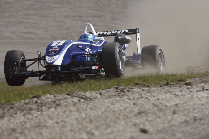 Photo: Rupert Svendsen-Cook - Carlin Motorsport - Dallara F308 - Volkswagen