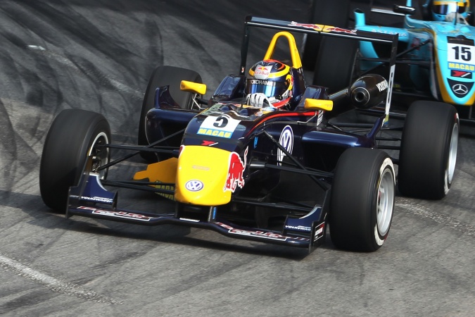 Photo: Jean-Eric Vergne - Carlin Motorsport - Dallara F308 - Volkswagen