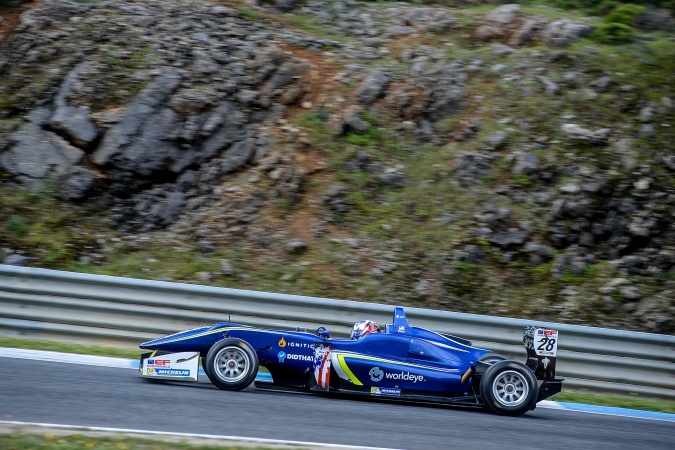 Photo: Cameron Das - Carlin Motorsport - Dallara F312 - Toyota