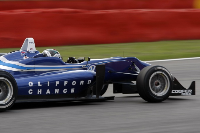 Photo: Richard Bradley - Carlin Motorsport - Dallara F312 - Volkswagen