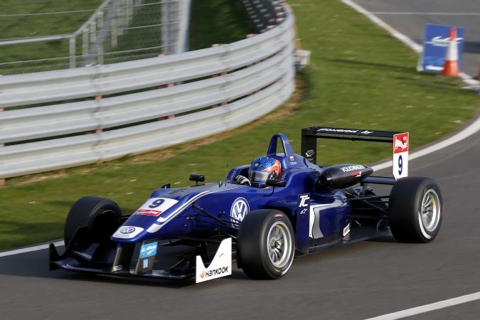 Photo: Tatiana Calderon - Carlin Motorsport - Dallara F312 - Volkswagen