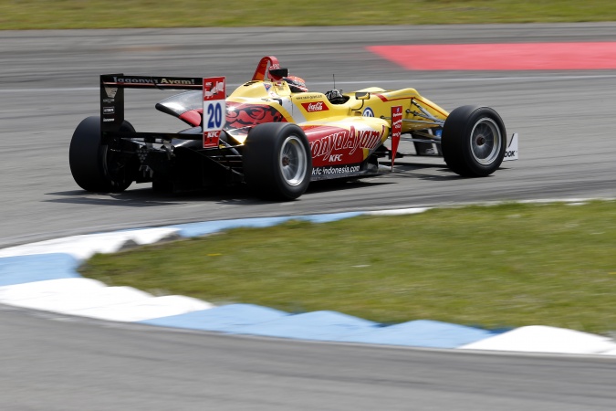 Photo: Sean Gelael - Carlin Motorsport - Dallara F312 - Volkswagen