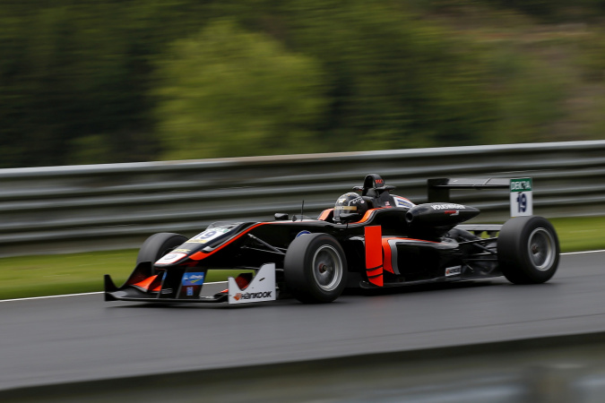 Photo: Weiron Tan - Carlin Motorsport - Dallara F312 - Volkswagen