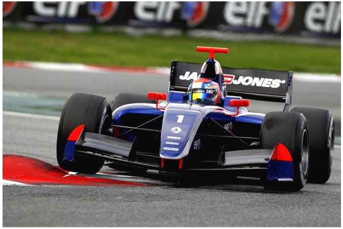 Photo: Kevin Magnussen - Carlin Motorsport - Dallara FR35-12 - Renault