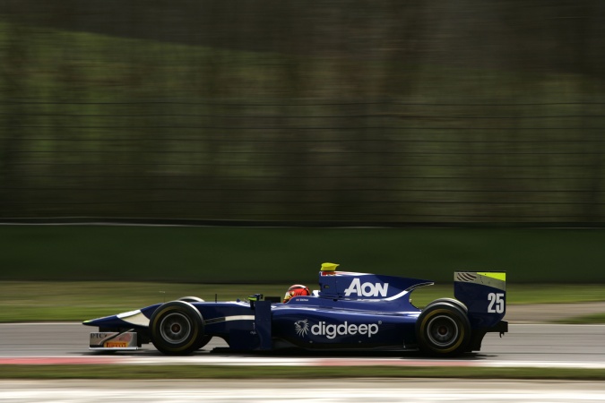 Photo: Max Chilton - Carlin Motorsport - Dallara GP2/11 - Mecachrome