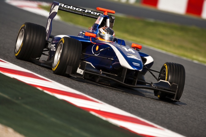 Photo: Josef Newgarden - Carlin Motorsport - Dallara GP3/10 - Renault