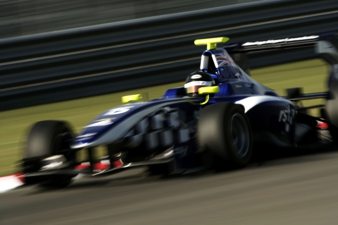 Photo: Dean Smith - Carlin Motorsport - Dallara GP3/10 - Renault