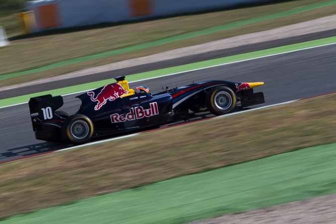 Photo: Alex Lynn - Carlin Motorsport - Dallara GP3/13 - AER