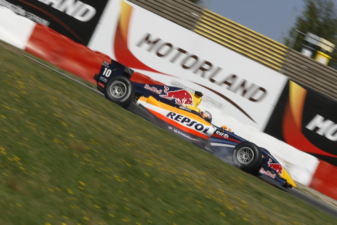 Photo: Jaime Alguersuari - Carlin Motorsport - Dallara T08 - Renault