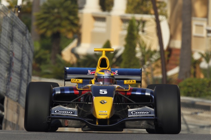 Photo: Jean-Eric Vergne - Carlin Motorsport - Dallara T08 - Renault