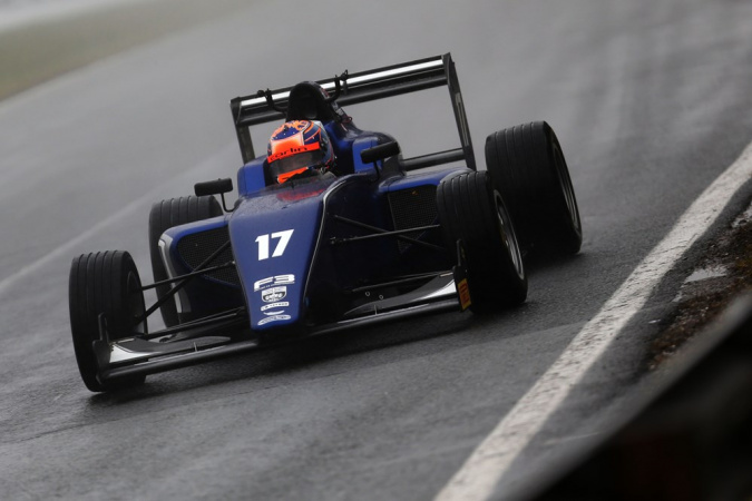 Photo: Clément Novalak - Carlin Motorsport - Tatuus MSV F3-016 - Cosworth